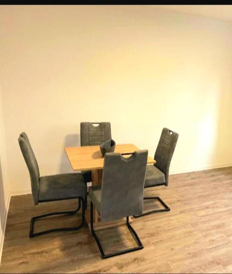 City Apartment Duisburg 2#Netflix &Wlan &Kingsize Bett & Kaffee Maschine & Central & 500M Innenhafen & 2 Min U Bahn Esterno foto