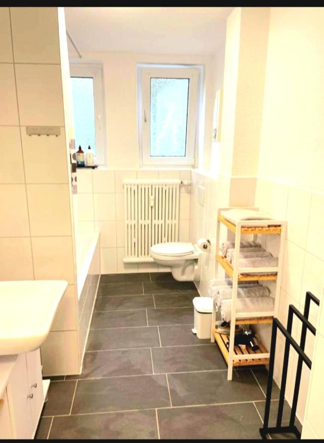 City Apartment Duisburg 2#Netflix &Wlan &Kingsize Bett & Kaffee Maschine & Central & 500M Innenhafen & 2 Min U Bahn Esterno foto