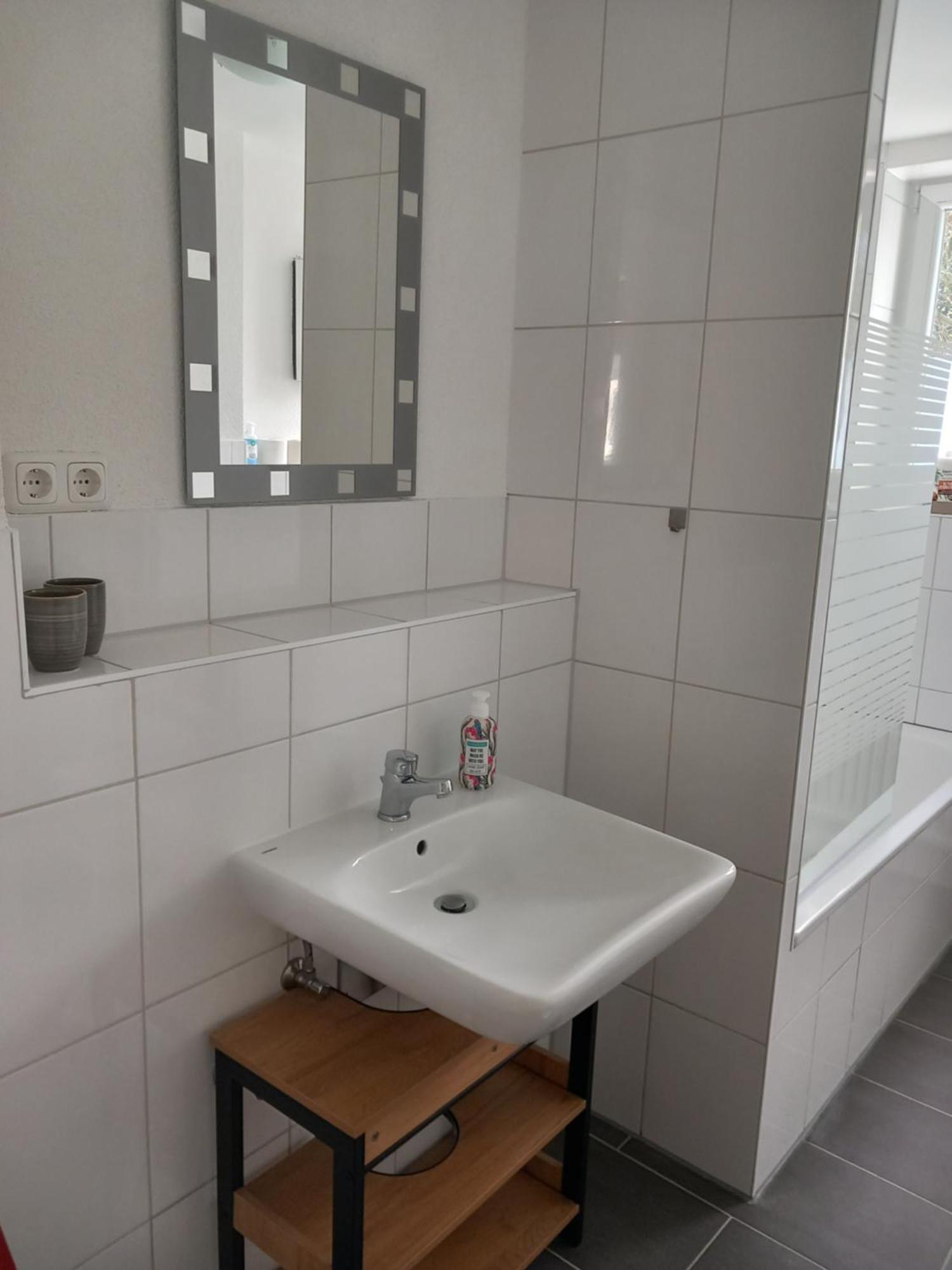 City Apartment Duisburg 2#Netflix &Wlan &Kingsize Bett & Kaffee Maschine & Central & 500M Innenhafen & 2 Min U Bahn Esterno foto